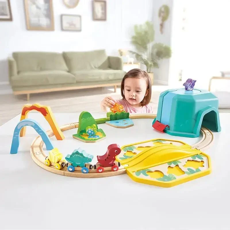 *Hape Dinosaur Train Bucket Set - Image 6